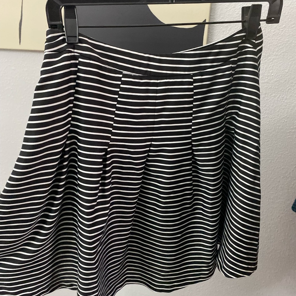 The Limited Pleated Skirt